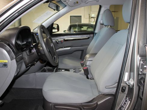Used 2012 Hyundai Santa Fe GLS FWD image 8