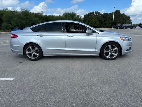 Used 2013 Ford Fusion SE FWD image 6