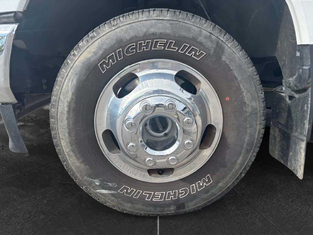 Used 2022 Ford F350 XLT w/ XLT Premium Package AWD/4WD image 8