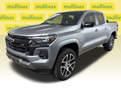 Used 2023 Chevrolet Colorado Z71 w/ Z71 Convenience Package 2 AWD/4WD image 14