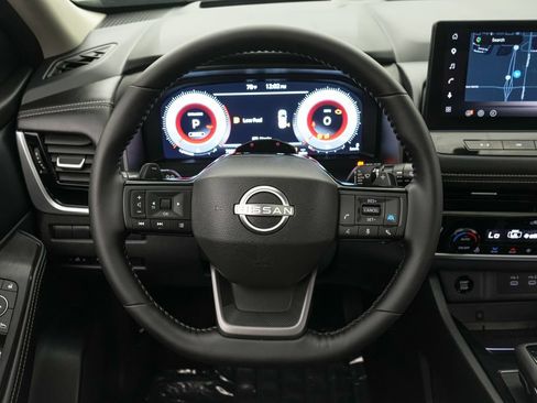 Used 2025 Nissan Rogue SL w/ Tech Package AWD/4WD image 13