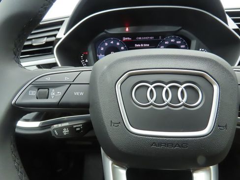 Used 2025 Audi Q3 2.0T Premium Plus w/ Premium Plus Package image 12