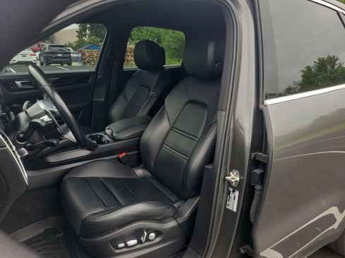 Used 2021 Porsche Cayenne AWD/4WD image 19