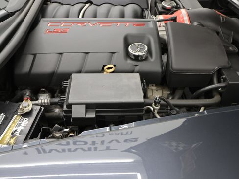 Used 2010 Chevrolet Corvette Coupe w/ 1LT RWD image 16