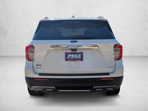 Used 2020 Ford Explorer XLT w/ Equipment Group 202A image 6