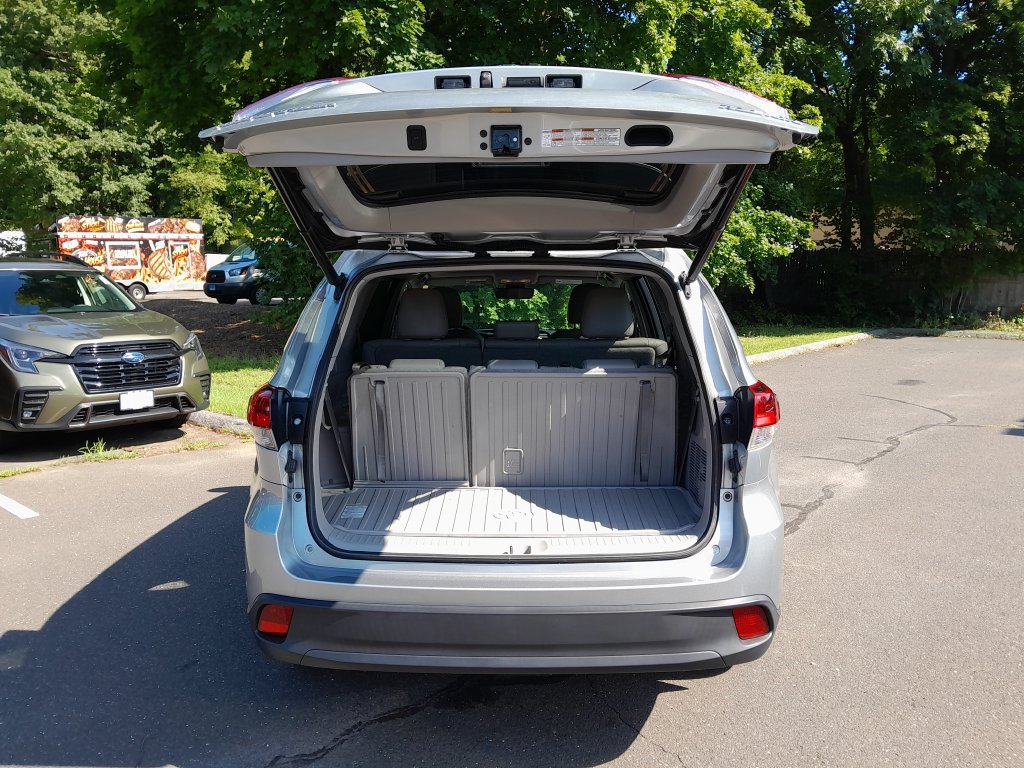 Used 2018 Toyota Highlander XLE AWD/4WD image 38