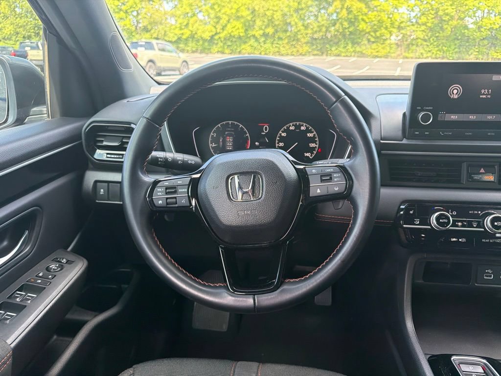 Certified 2025 Honda Pilot Sport image 12