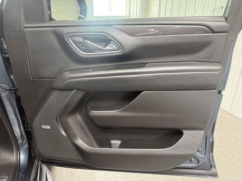 Used 2021 Chevrolet Suburban RST AWD/4WD image 39