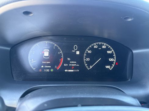 Certified 2025 Honda HR-V Sport image 39