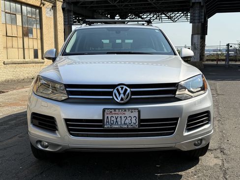 Used 2012 Volkswagen Touareg Sport image 55