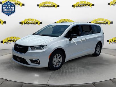 New 2026 Chrysler Pacifica Select