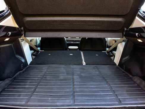 Used 2023 Nissan Ariya AWD image 46