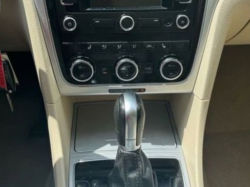 Used 2012 Volkswagen Passat 2.5 SE FWD image 15