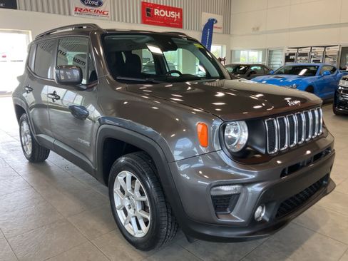 Used 2020 Jeep Renegade Latitude w/ Cold Weather Group AWD/4WD image 3