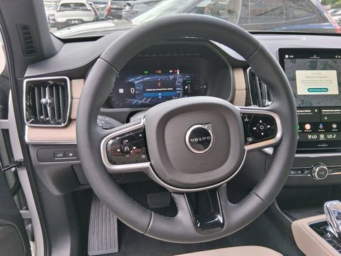 New 2026 Volvo XC90 T8 Plus w/ Protection Package Premier AWD/4WD image 11