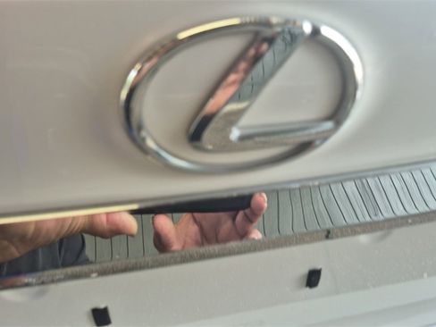 Used 2017 Lexus ES 350 w/ Premium Package image 12