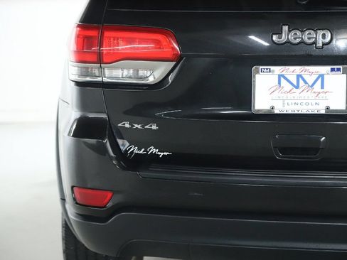 Used 2014 Jeep Grand Cherokee Laredo w/ 18" Wheel & 8.4" Radio Group AWD/4WD image 38