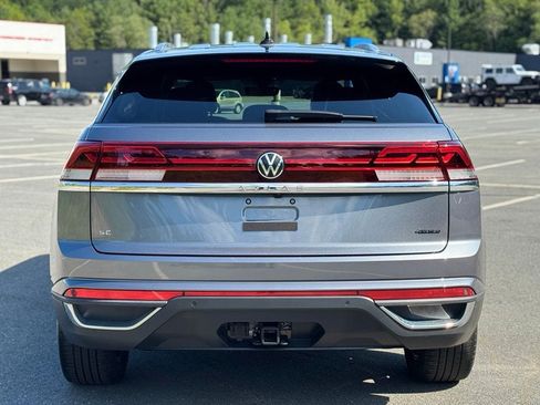 Used 2024 Volkswagen Atlas Cross Sport SE AWD/4WD image 5