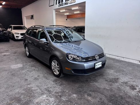 Used 2011 Volkswagen Jetta TDI FWD image 2