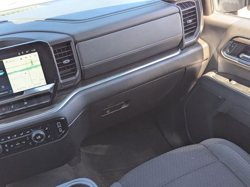 Used 2025 Chevrolet Silverado 2500 LT w/ Convenience Package AWD/4WD image 17