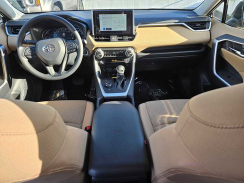 Used 2025 Toyota RAV4 XLE image 20