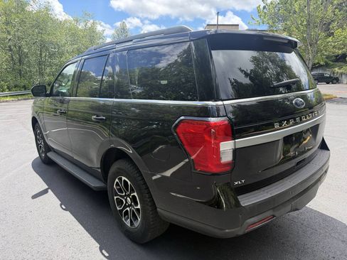 Used 2022 Ford Expedition XLT AWD/4WD image 3