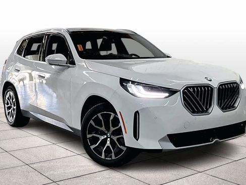 Used 2025 BMW X3 xDrive30i w/ Convenience Package image 2