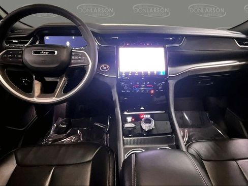 Used 2025 Jeep Grand Cherokee Limited w/ Luxury Tech Group II AWD/4WD image 19