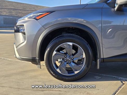 Used 2025 Nissan Rogue SV w/ SV Premium Package FWD image 9