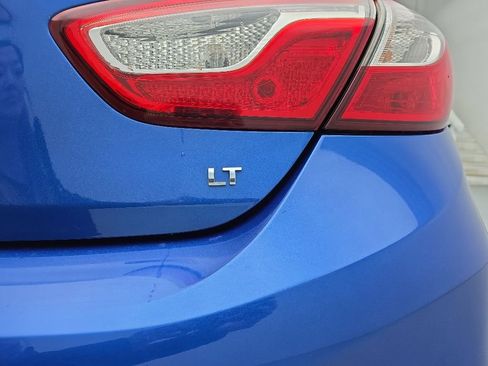 Used 2017 Chevrolet Cruze LT w/ Convenience Package FWD image 49