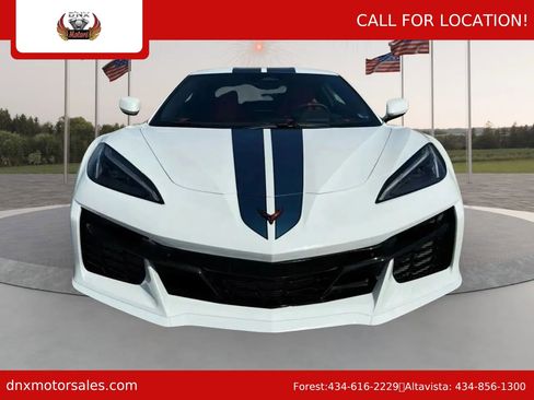 Used 2025 Chevrolet Corvette Z06 RWD image 8
