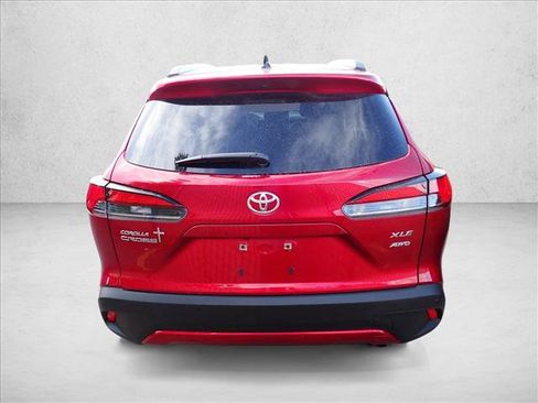 Used 2025 Toyota Corolla Cross XLE w/ Convenience Package AWD/4WD image 2