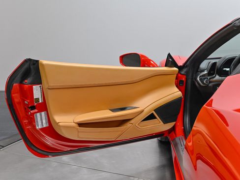 Used 2013 Ferrari 458 Spider RWD image 26