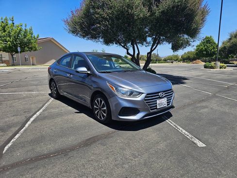 Used 2020 Hyundai Accent SE FWD image 4