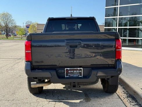 Used 2024 Toyota Tacoma TRD Off-Road w/ TRD Off Road Premium Package AWD/4WD image 4