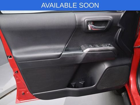 Used 2020 Toyota Tacoma TRD Off-Road image 11