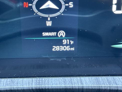 Certified 2024 Kia Telluride EX image 10