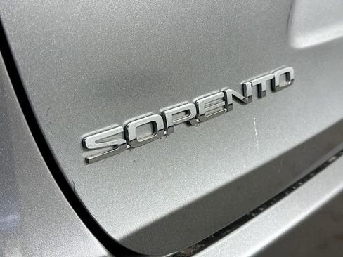 Used 2016 Kia Sorento L image 7