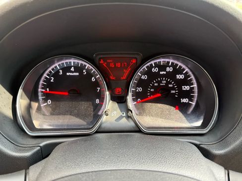 Used 2012 Nissan Versa SL image 10