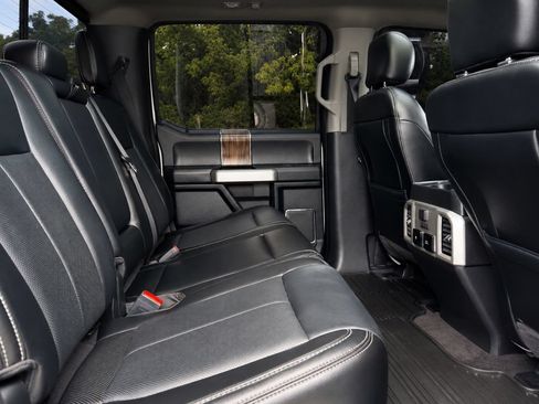 Used 2020 Ford F150 Lariat w/ Equipment Group 502A Luxury AWD/4WD image 36