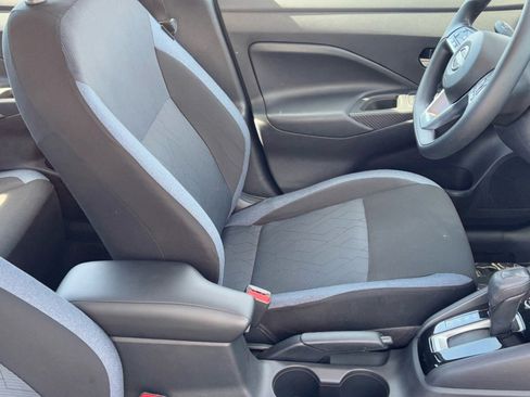 Certified 2025 Nissan Versa SV image 10