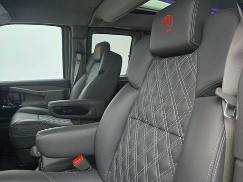 Used 2023 GMC Savana 2500 image 16