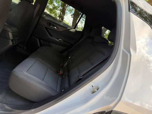 Used 2025 Chevrolet Equinox LT FWD image 23
