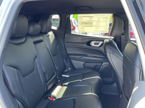 New 2026 Jeep Compass Latitude image 20