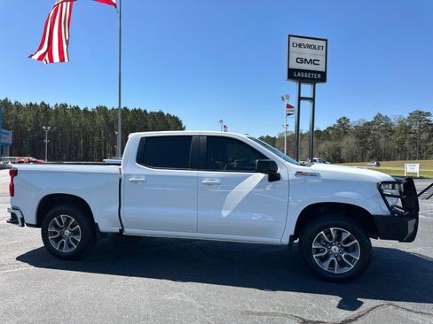 Used 2021 Chevrolet Silverado 1500 RST image 2
