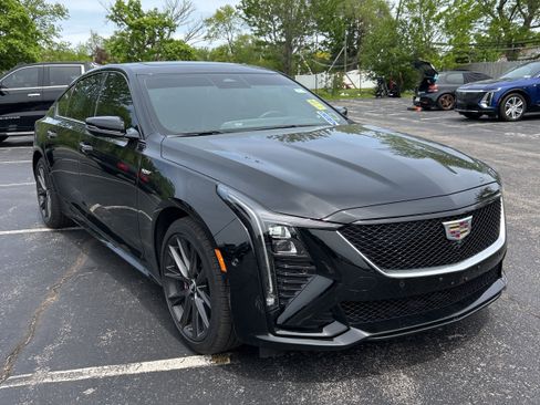 Used 2025 Cadillac CT5 V w/ Technology Package AWD/4WD image 3