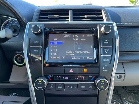 Used 2016 Toyota Camry XLE w/ Moonroof Package FWD image 25