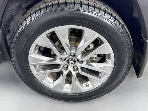 Certified 2019 Toyota RAV4 Limited w/ Cold Weather Package AWD/4WD image 34