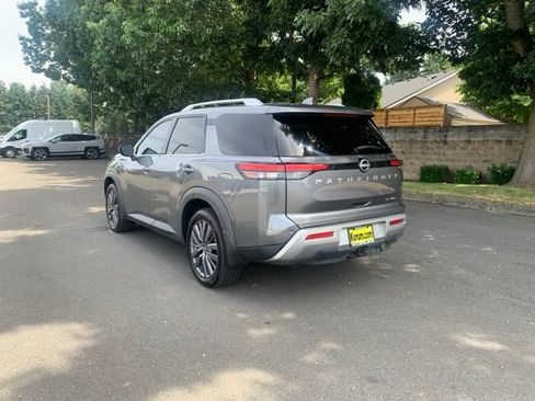 Used 2022 Nissan Pathfinder SL w/ SL Premium Package AWD/4WD image 3