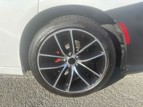 Used 2019 Dodge Charger SXT w/ Blacktop Package image 7